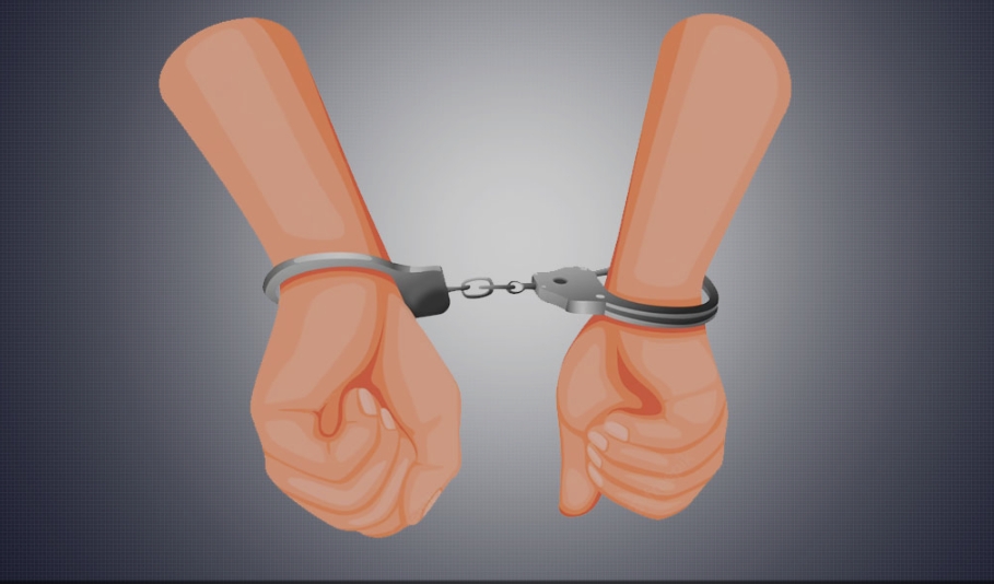 चरेससहित भारतीय नागरिक पक्राउ