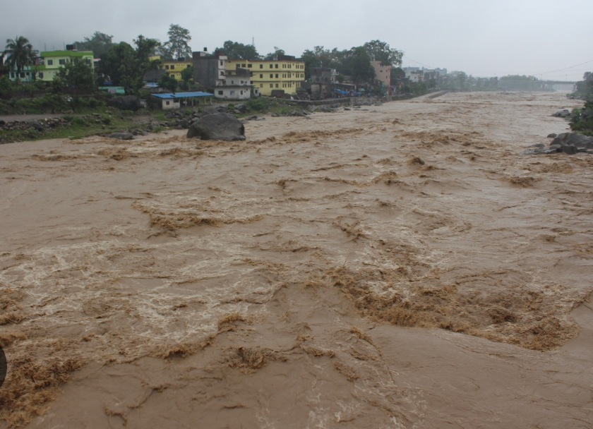 बाढीको चपेटामा परी महोत्तरीका दुई युवकले ज्यान गयो