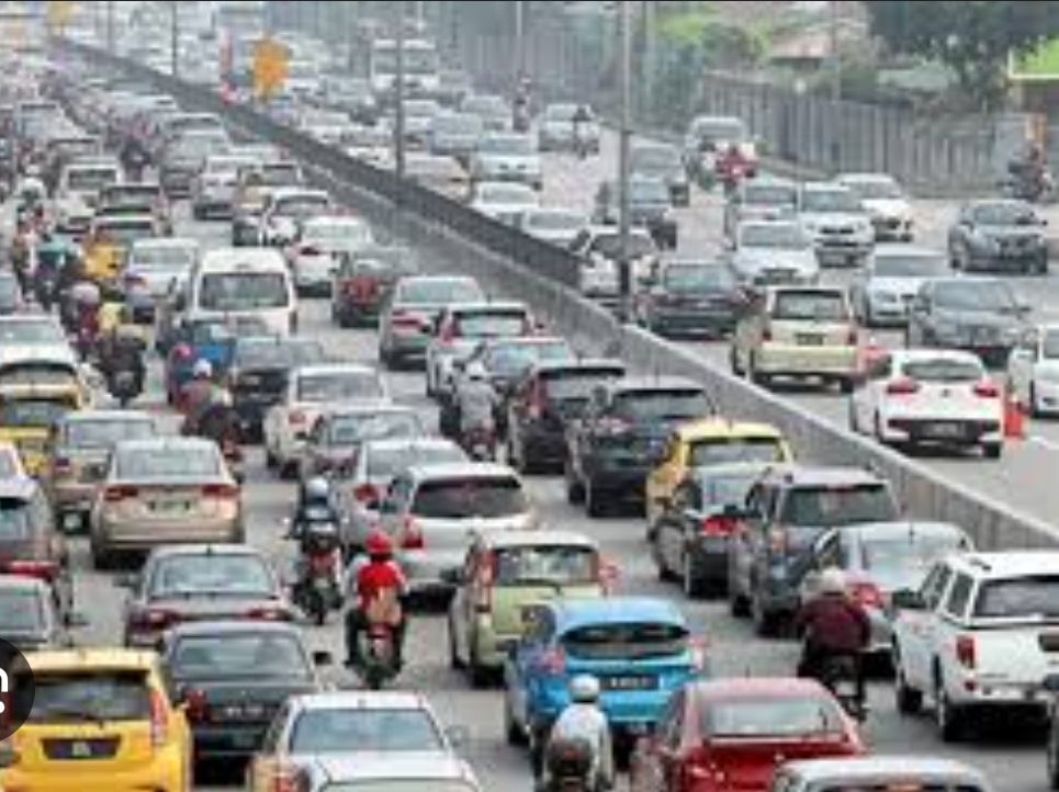 यात्रुलाई ठगेको आरोपमा ६ जना चालक र सहचालक पक्राउ