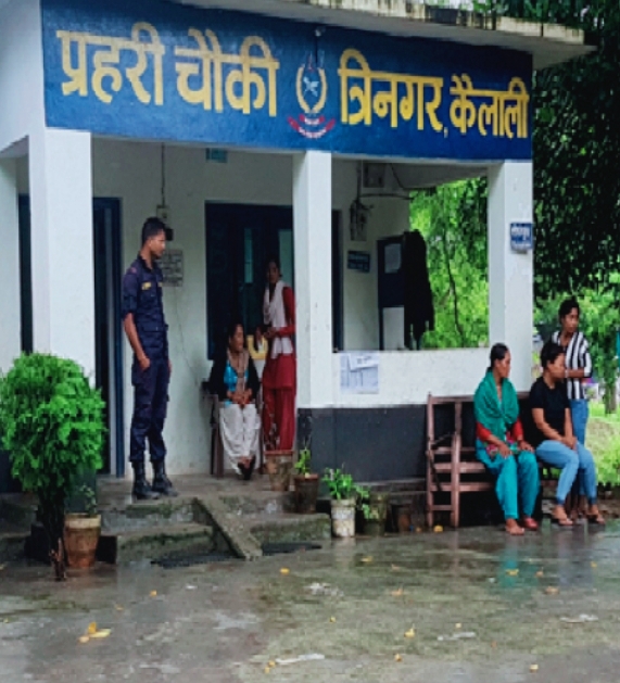 प्रहरी हवल्दारले नै तस्करीको सामान बेच्ने गरेको आरोप