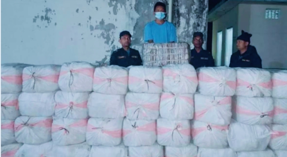 १७ क्विन्टल ३६ किलो  गाँजासहित एक जना पक्राउ