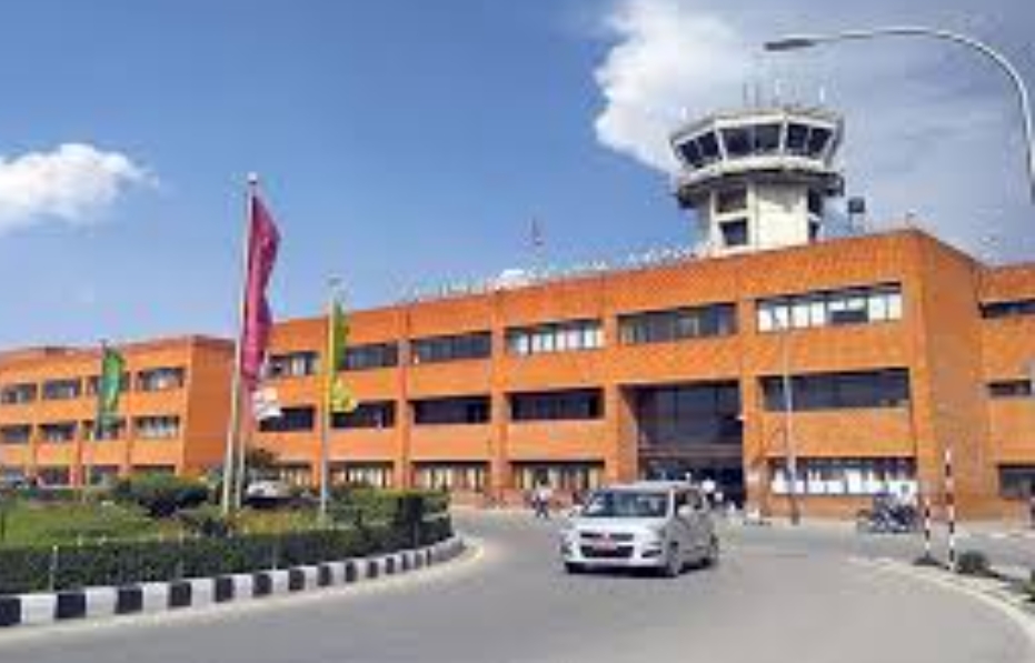 विमानस्थलबाट १६ किलो शंकास्पद वस्तुसहित एक जना चिनियाँ नागरिक  पक्राउ