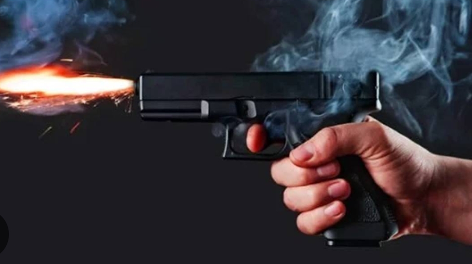 शिक्षकमाथि गोली प्रहार