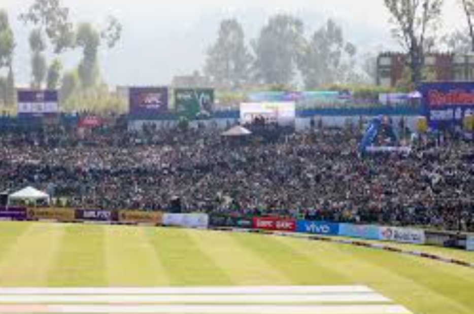 काठमाडौँको कीर्तिपुरमा नेपाल प्रिमियर लिगको उद्घाटन खेल हेर्न जाँदा च्यापिएर ७ जना घाइते