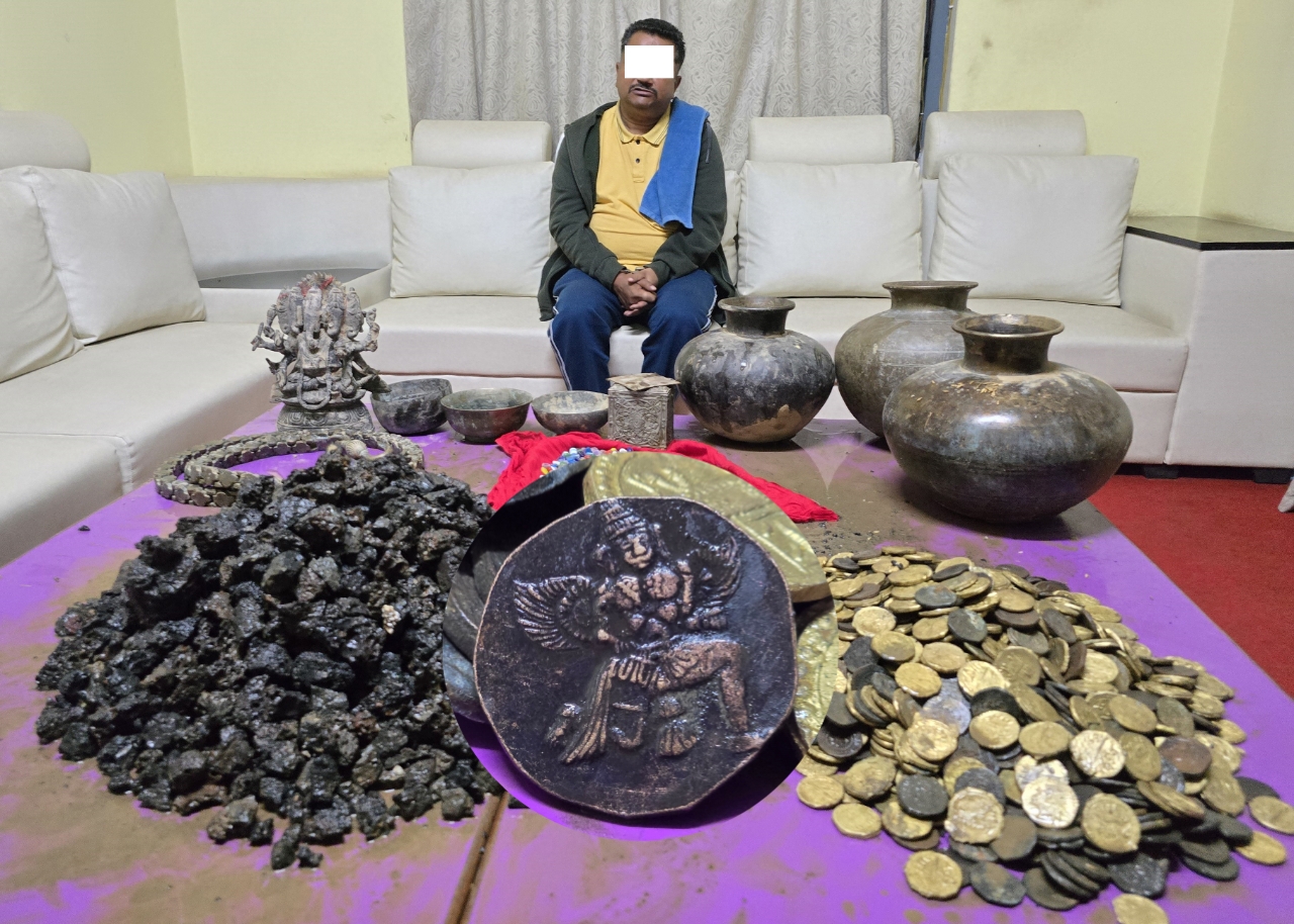 जमिनमुनिबाट सुन निकालिदिन्छु भनी ठगी गर्ने मानिस पक्राउ