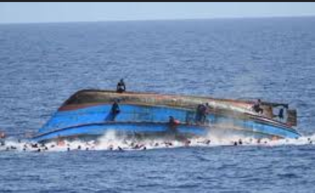 माछा मार्ने डुङ्गा पल्टिँदा पन्ध्र जना बेपत्ता