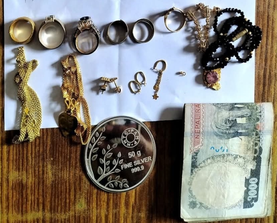 सुन र चाँदीका गरगहनासहित दुईजना पक्राउ