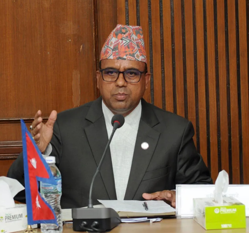 संस्कृति, पर्यटन तथा नागरिक उड्डयनमन्त्री बद्री पाण्डेले बाँकेको नेपालगन्जस्थित निर्माणधीन विमानस्थलको निरीक्षण