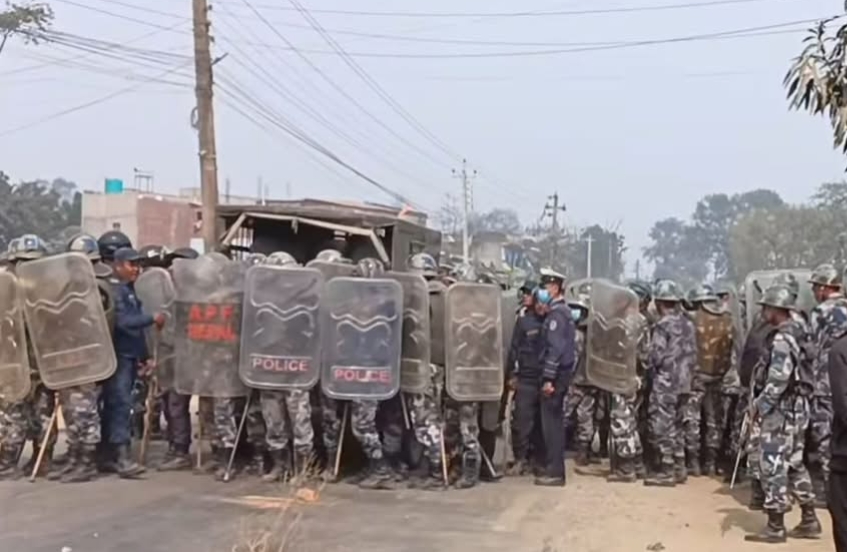 नवलपरासी पश्चिमको पाल्हीनन्दन गाउँपालिकास्थित बेलासपुरमा दुई समूहबिच झडप