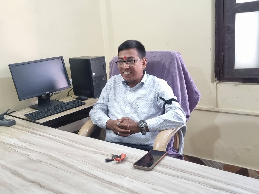 बाँकेका पत्रकारहरु आइतबार हातमा कालो पट्टी बाँधेर कार्यक्षेत्रमा खटिए