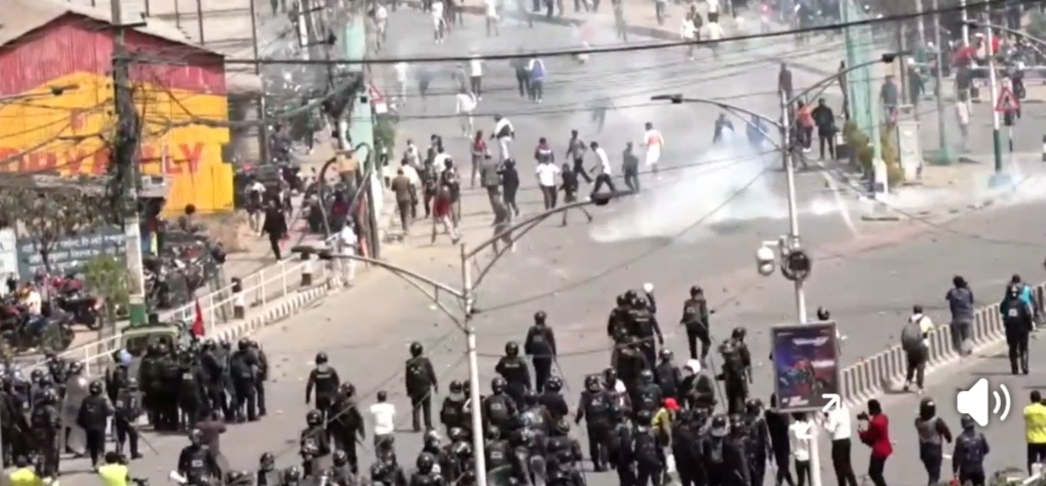 काठमाडौंको तिनकुनेमा राजावादीको प्रदर्शनमा झडप