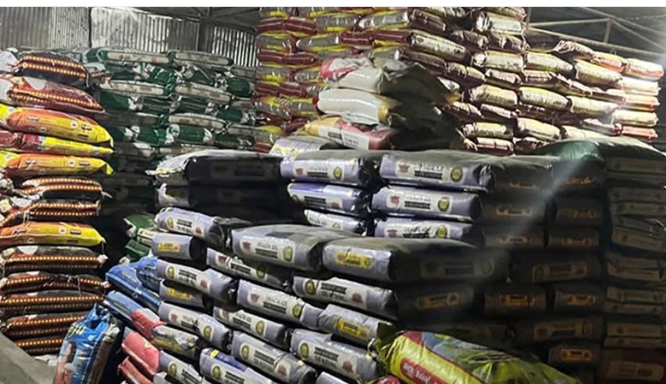 ३ खाद्य गोदाममा छापा