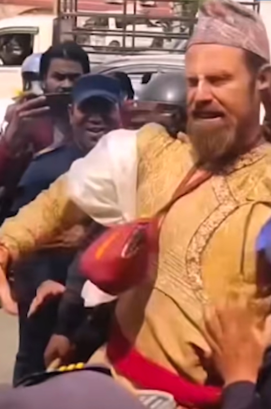 प्रदर्शनमा एक जना विदेशी नागरिक पनि पक्राउ