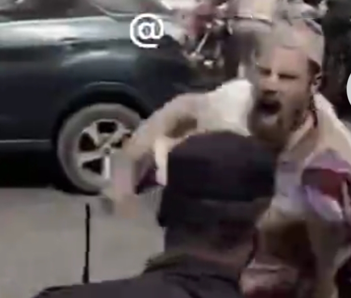 अमेरिकी नागरिकलाई सरकारले देश निकाला गर्ने निर्णय साहित नेपाल प्रवेशमा दुई वर्ष प्रतिबन्ध