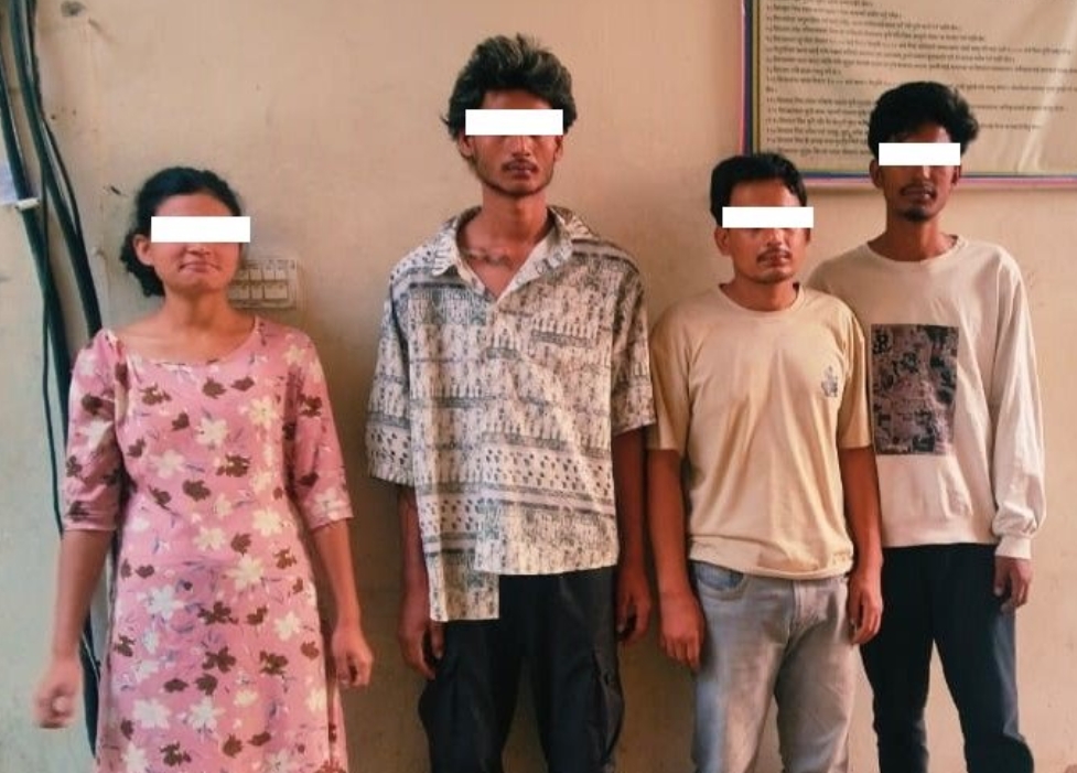 एक किशोरीसहित ४ जना पक्राउ