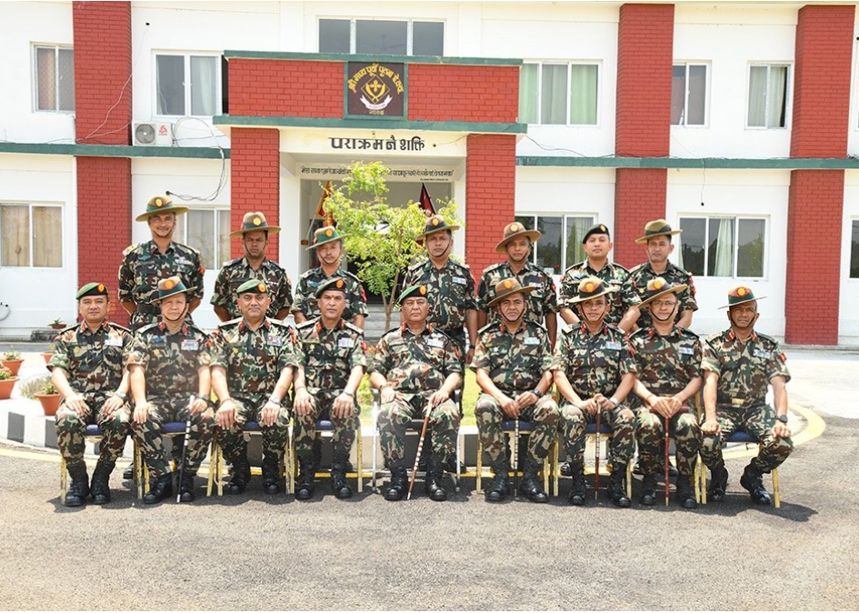 नेपाल सेनाका प्रधान सेनापतिद्वारा दुई पृतनाको निरीक्षण भ्रमण