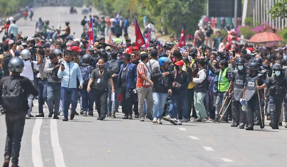 राप्रपा अध्यक्ष राजेन्द्र लिङ्देन, सांसद ज्ञानेन्द्र शाही, बुद्धिमान तामाङ पक्राउ