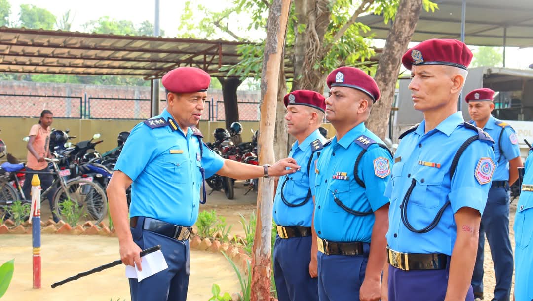 एसपी रामप्रसाद खत्री मगरद्वारा जिल्ला प्रहरी कार्यालय बाँकेको निरीक्षण तथा निर्देशन