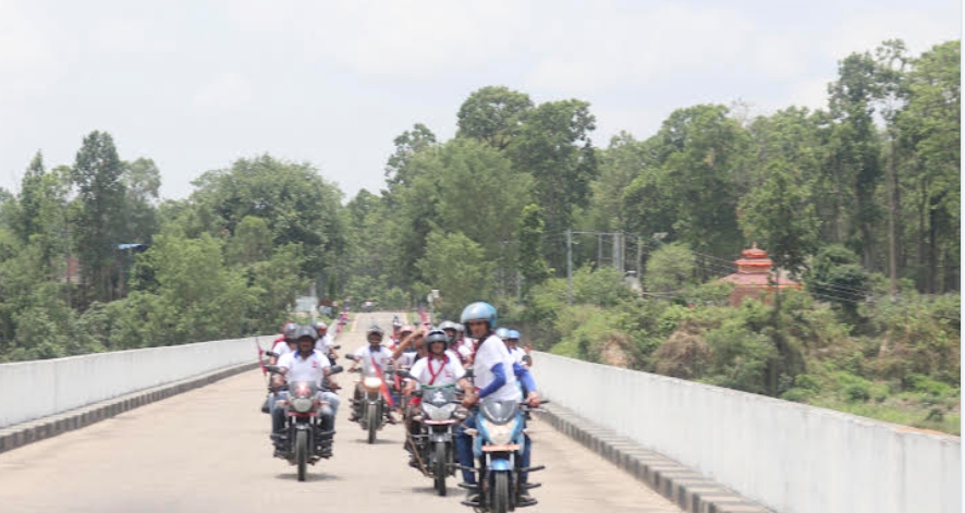 उल्टो बाटो, सीधा सन्देश – जेबीको रोचक यात्राले छुन खोज्यो मुटु”