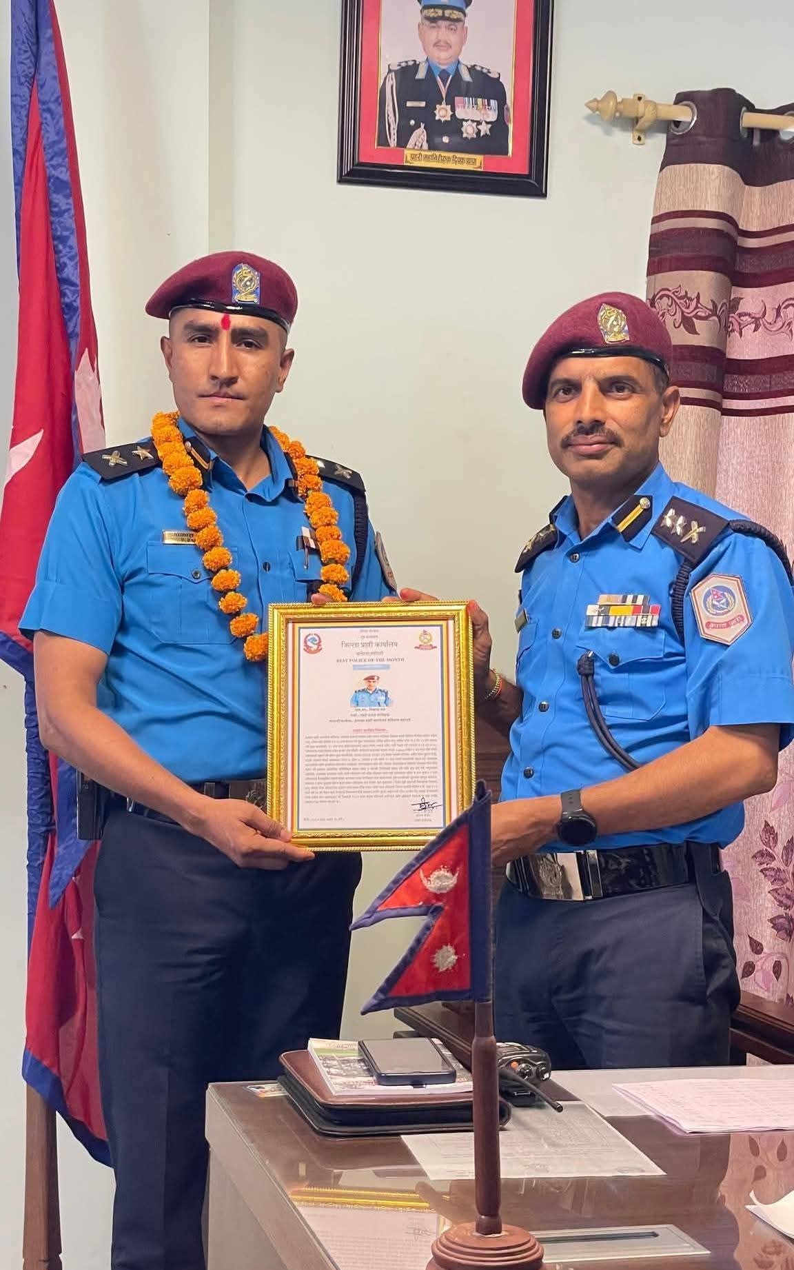 नगद पुरस्कार सहित ‘उत्कृष्ट प्रहरी’ अवार्डले पुरस्कृत डीएसपी विकास बम