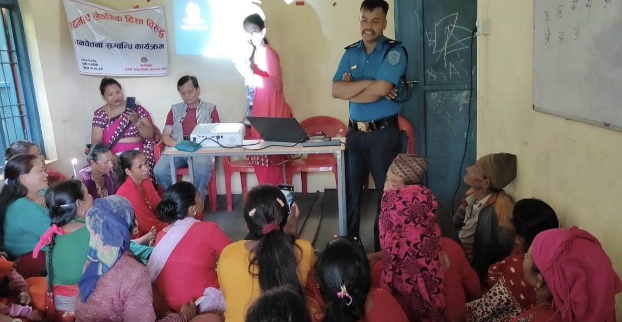 असई राजेश के.सी. एक प्रशिक्षण कार्यक्रममा भन्छन् जीवनको सत्यता उजागर गर्दै मरेर लानु केही पनि छैन