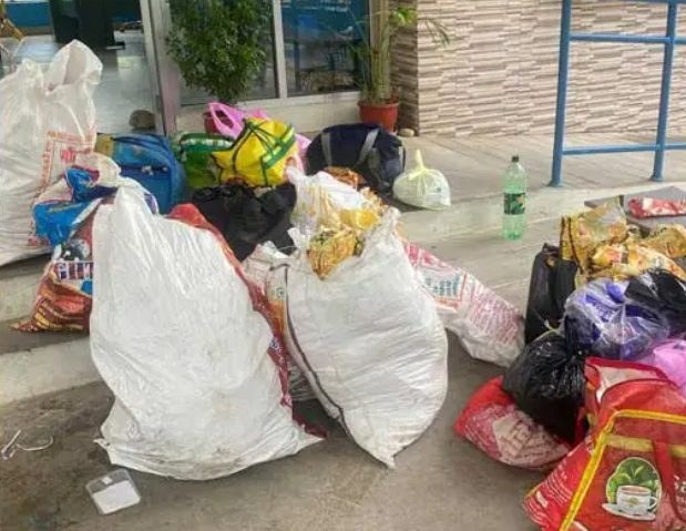 भालुबाङ प्रहरीद्वारा भन्सार छली गरी ल्याइएको  सामग्रीहरू बरामद