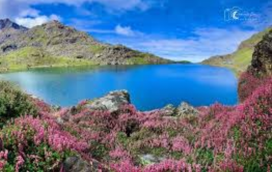 गोसाइँकुण्डमा स्नानको क्रममा आइतबार दुईजना तीर्थालु बेपत्ता