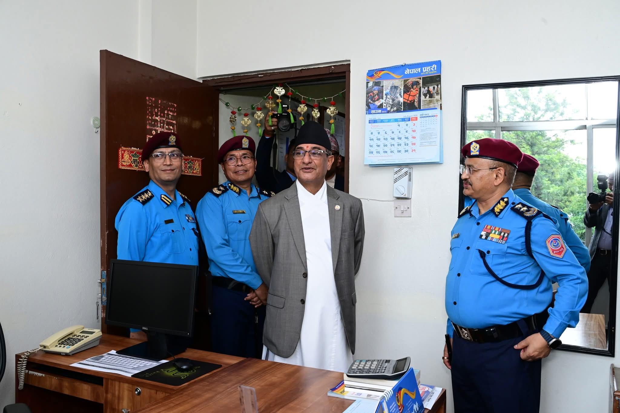 गृहमन्त्री रमेश लेखकले राजीनामा दिने तयारी