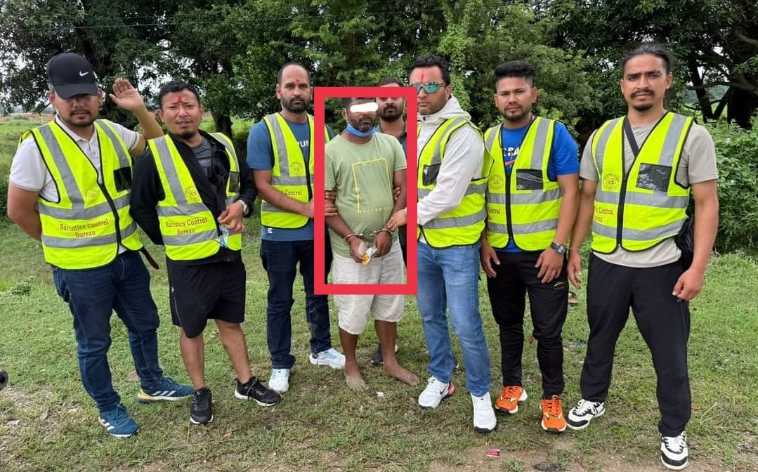 लागुऔषध कारोबारीलाई पक्राउ गर्न  दुई राउण्ड हवाई फायर