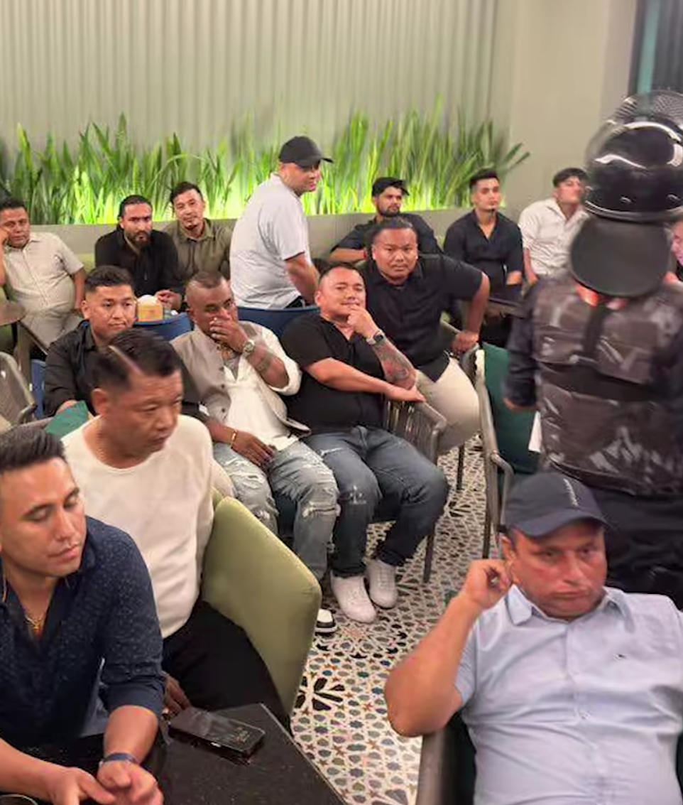 गाडीबाट २ वटा खुकुरी र रड बरामद