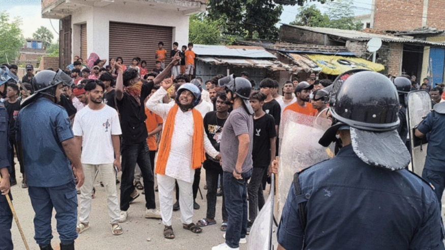 देवपुरा रुपैठामा हिन्दु समुदाय र प्रहरीबीच भएको झडपमा गोली लागेर एकजना घाइते