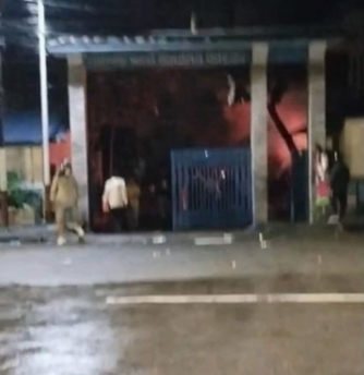 जिल्ला प्रहरी कार्यालय कास्कीमा पनि प्रदर्शनकारीहरूले आगजनी र तोडफोड