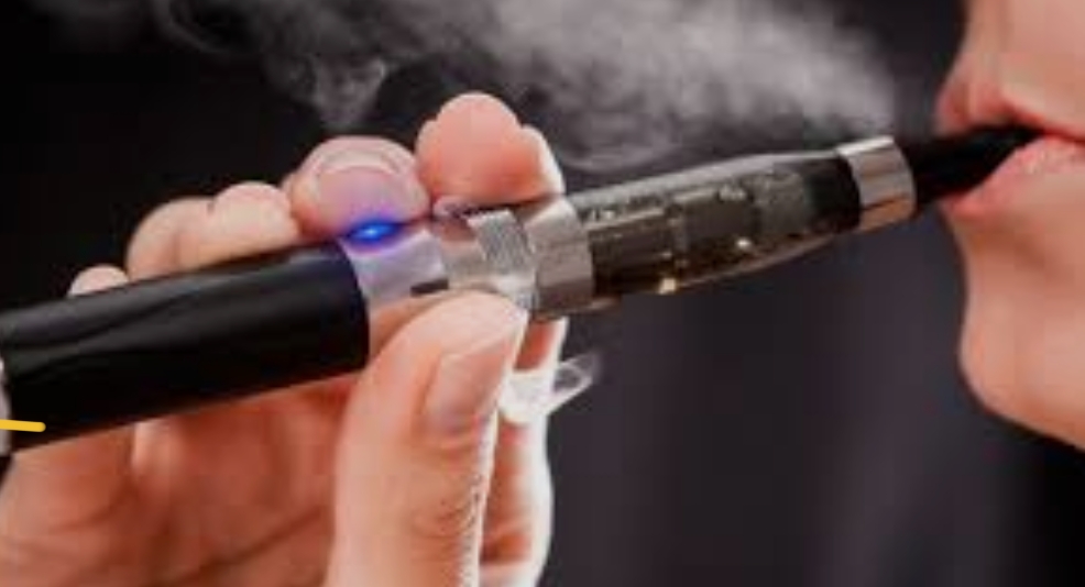 ३८०० थान भेपसहित तीन जना पक्राउ