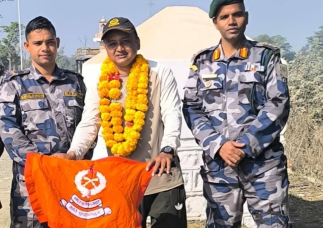 काँकडभिट्टादेखी साइकल यात्रा सुरु गरेका सशस्त्र प्रहरी नायब उपरीक्षक युकेश उप्रेतीको यात्रा कञ्चनपुर जिल्लाको गड्डाचौकीमा पुगेर समाप्त